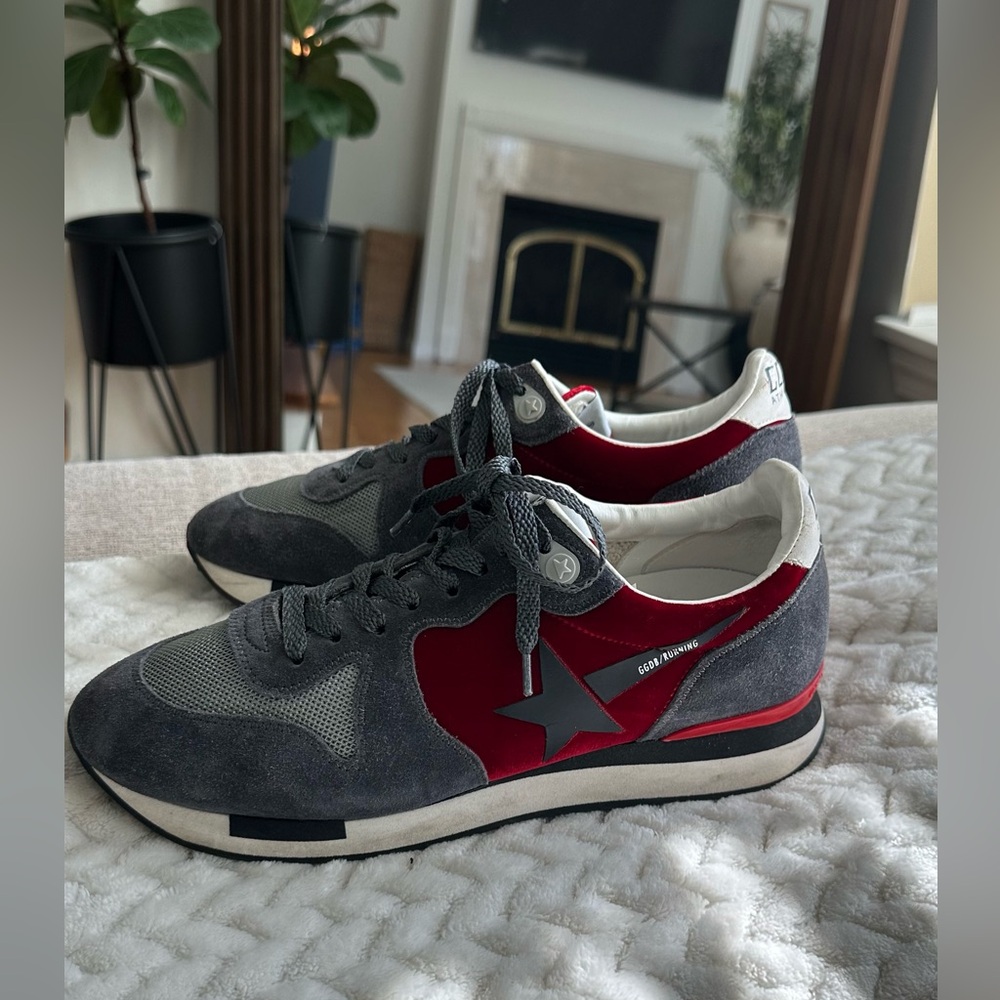 Golden Goose Running Woman Size 8 (39)